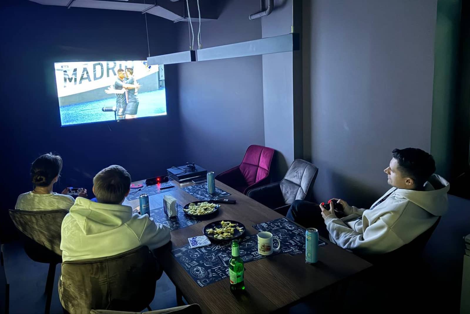 Играем в Xbox, когда хочется отдохнуть.